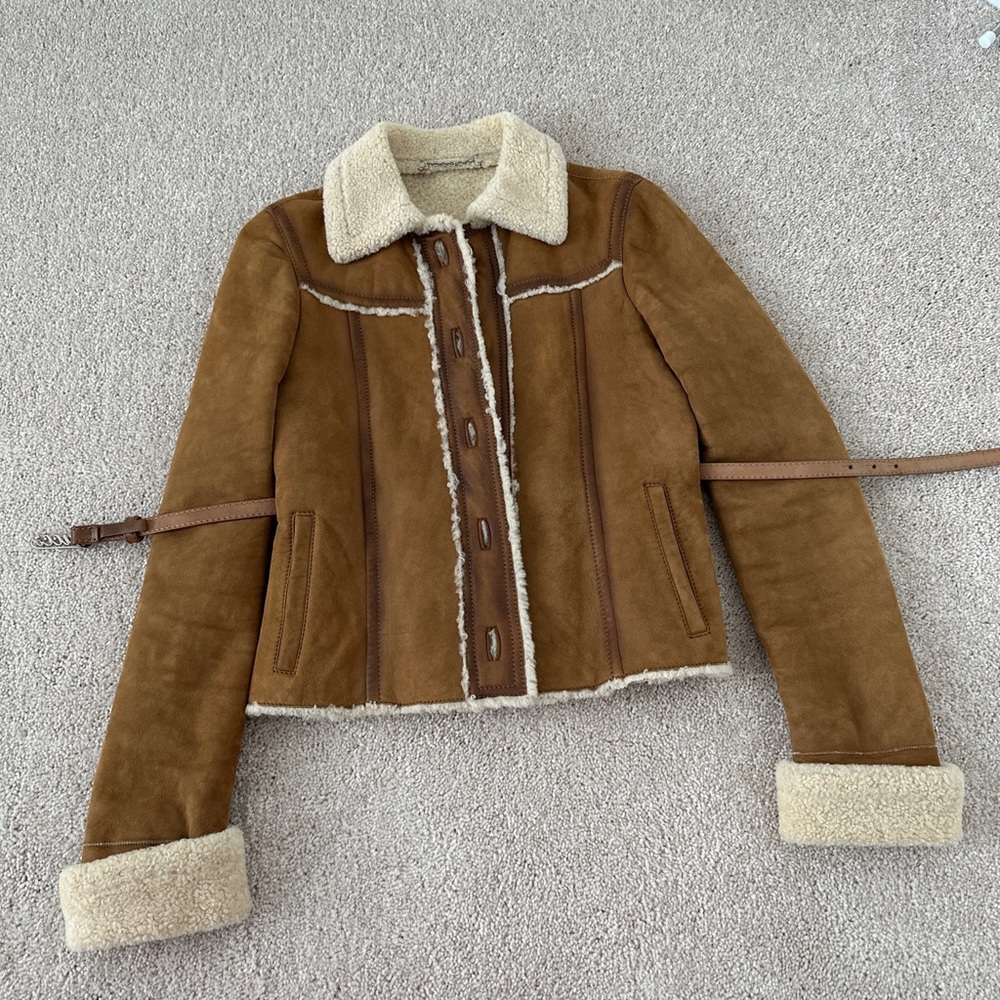 GUCCI Shearling Leather Jacket w/ Belt - Picture 6 of 10